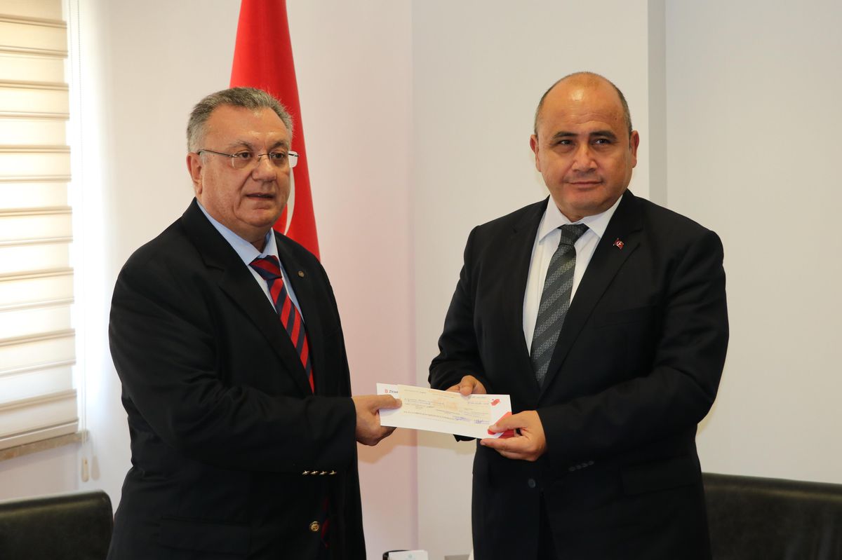 Türkiye, Kıbrıs\'taki Kayıp Şahıslar Komitesine 100 bin dolar yardımda bulundu