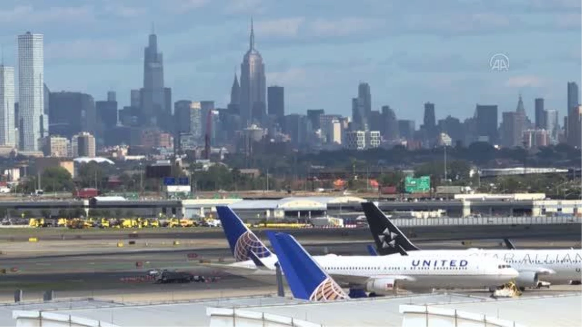 United Airlines, ABD\'de aşılanmayı reddeden 600\'e yakın çalışanını işten çıkartıyor