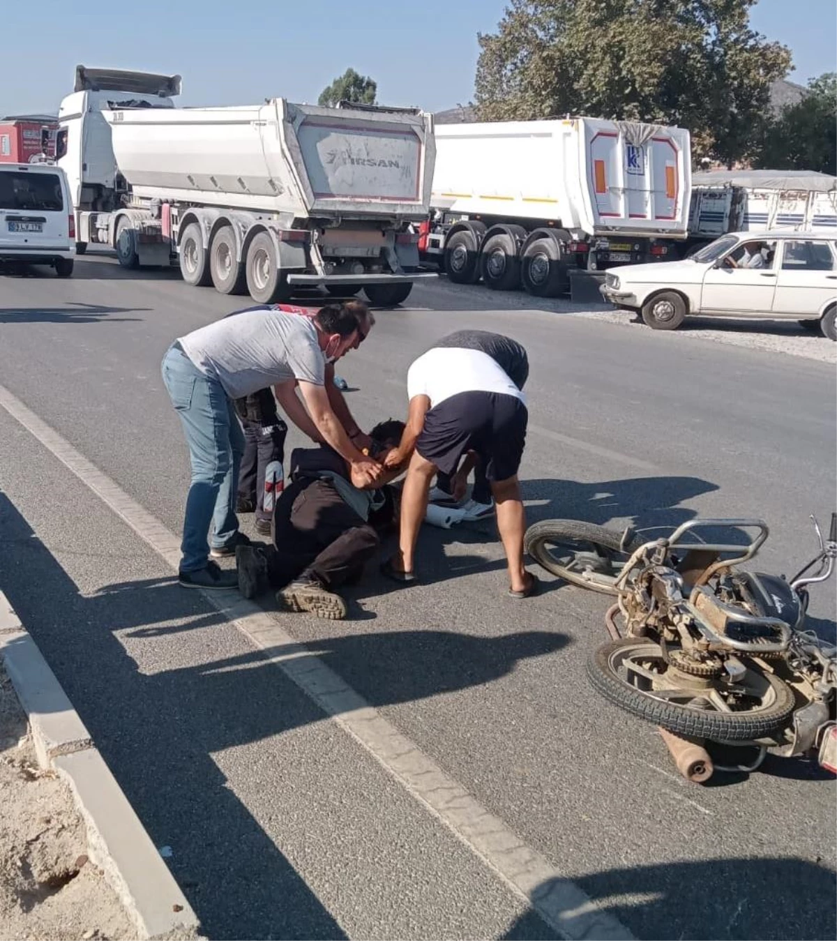 Aydın\'da otomobilin çarptığı motosiklet sürücüsü yaralandı