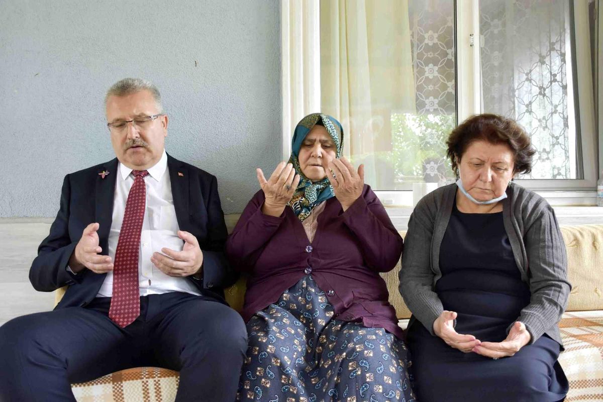 Son dakika haber: Azerbaycanlı heyet ile birlikte şehit ailesi ziyaret edildi
