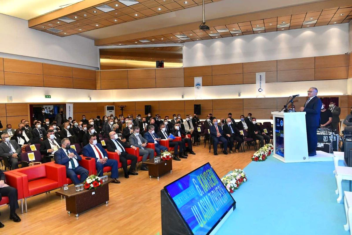 Başkan Büyükkılıç: "Ulaşım dinamik bir olay, sürekli değişir"