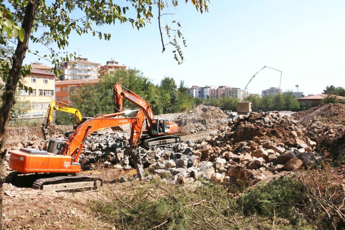 Diyarbakır\'da 24 derslikli okulun temeli atıldı