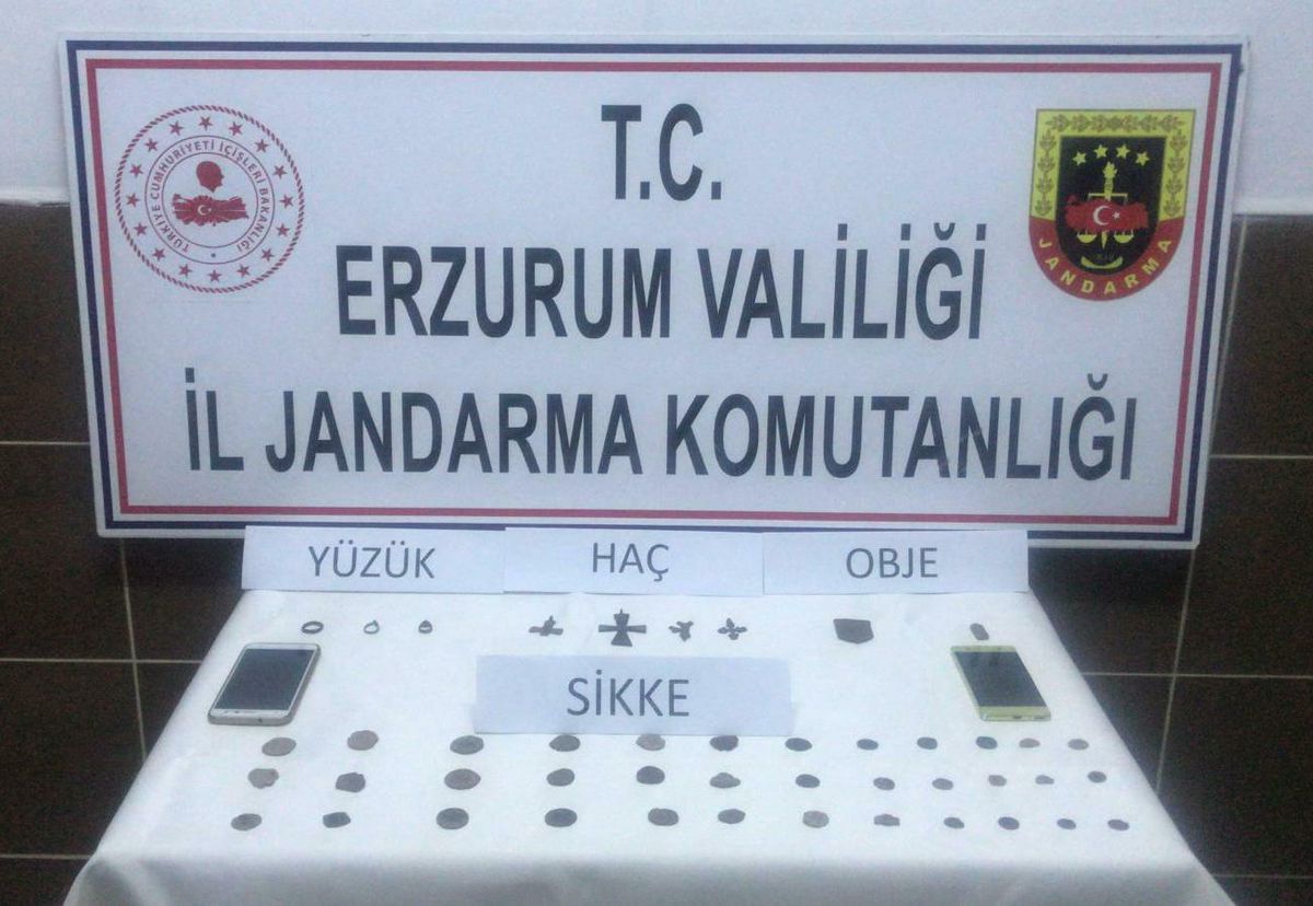 Erzurum\'da tarihi eserleri satmaya çalışan 2 şüpheli yakalandı