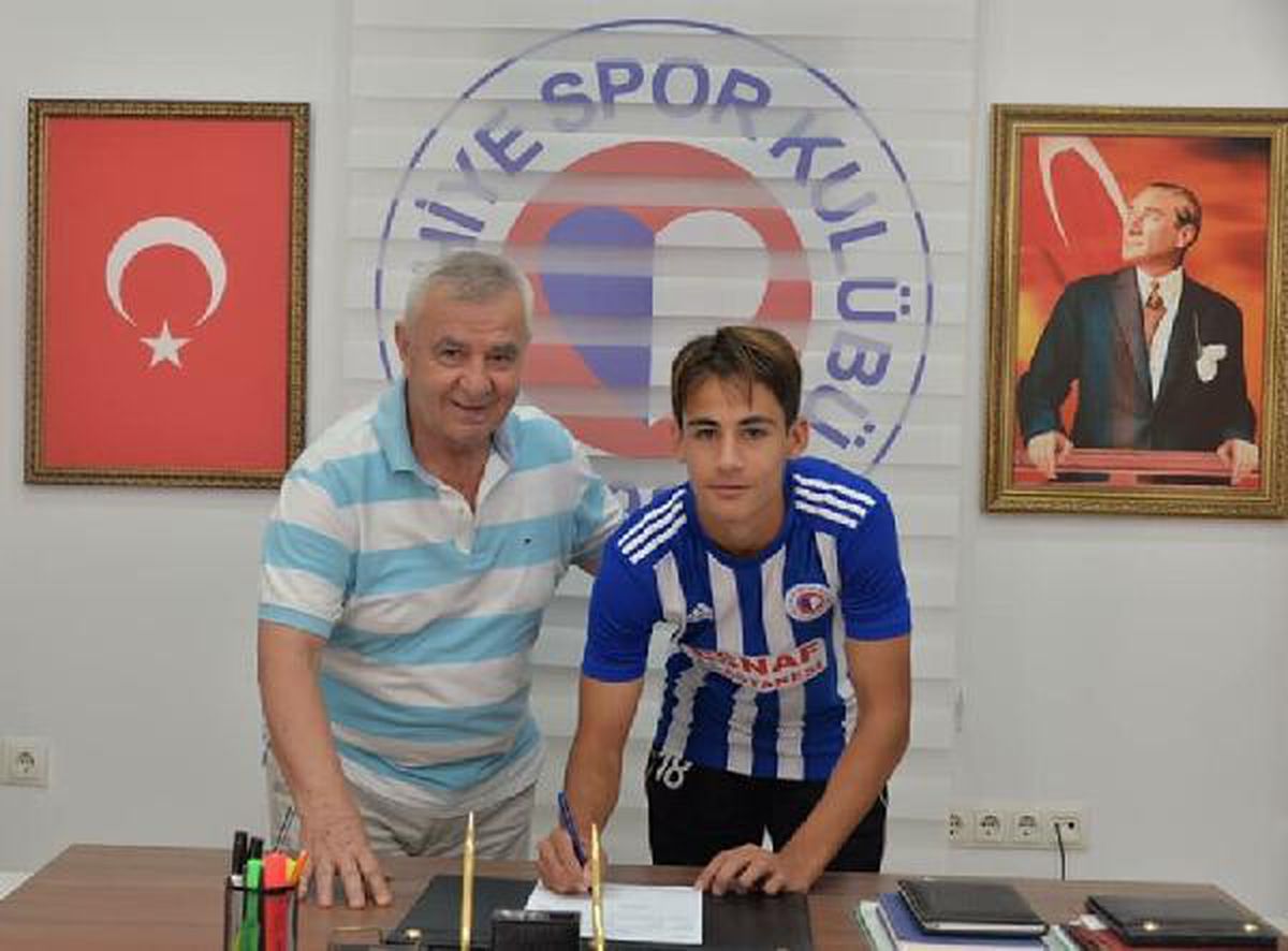 Fethiyespor\'da Cihan imzaladı