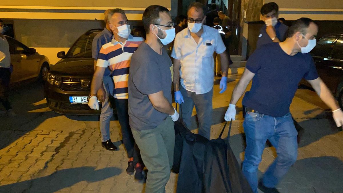 İskenderun\'da evde ölü bulunan anne ve 2 çocuğunun cesedi morga kaldırdı