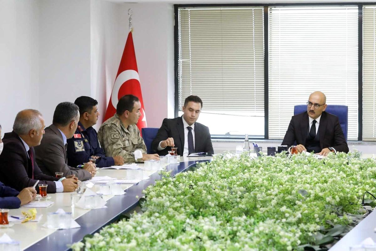 Kaymakam Aydın, aşı bilgilendirme toplantısına katıldı