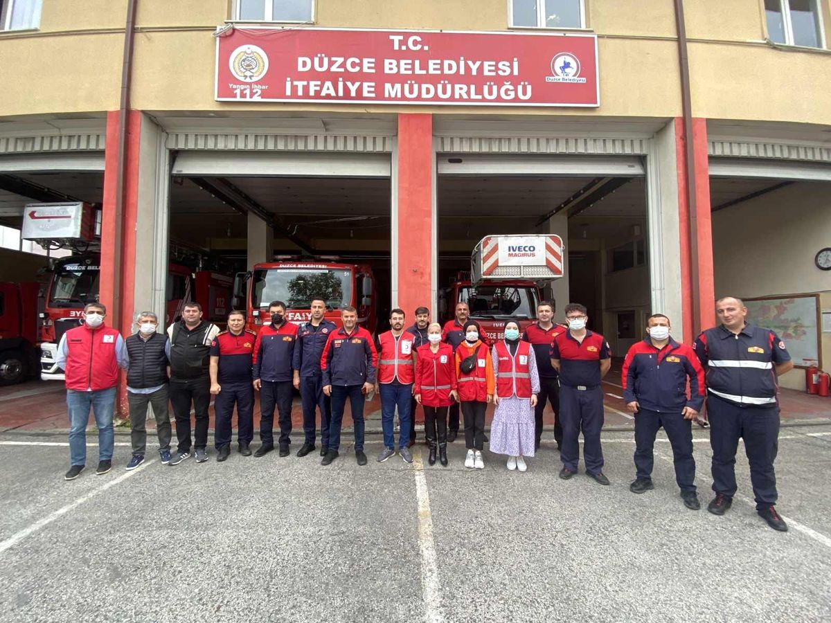 Kızılay\'dan İtfaiye\'ye ziyaret