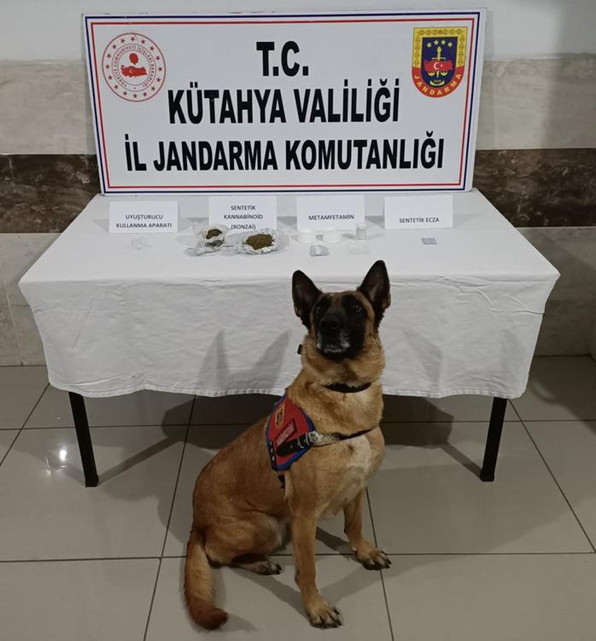 Son Dakika | Kütahya\'da uyuşturucu operasyonunda yakalanan 2 şüpheli tutuklandı