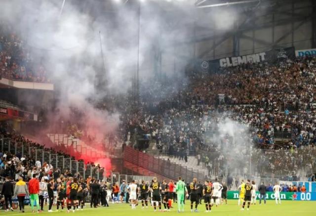 Marsilya-Galatasaray maçında ortalık karıştı! Fatih Terim soluğu Türk taraftarların yanında aldı