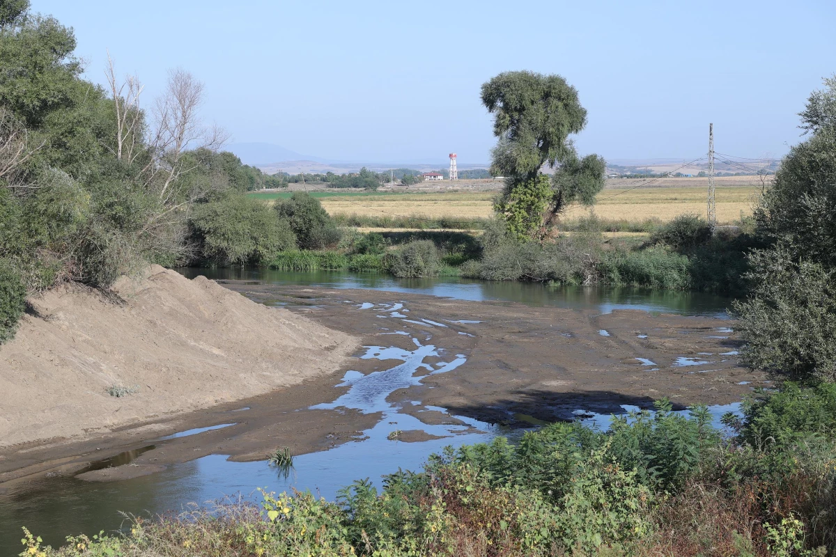 Meriç gibi Tunca Nehri\'nde de kuraklığın etkisi görülüyor