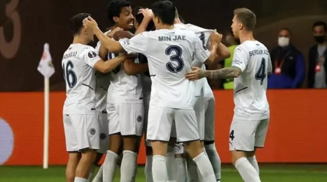 Mesut Özil kritik maçta forma giyemiyor! İşte Fenerbahçe-Olympiakos maçında ilk 11'ler Mesut Özil kritik maçta forma giyemiyor! İşte Fenerbahçe-Olympiakos maçında ilk 11'ler