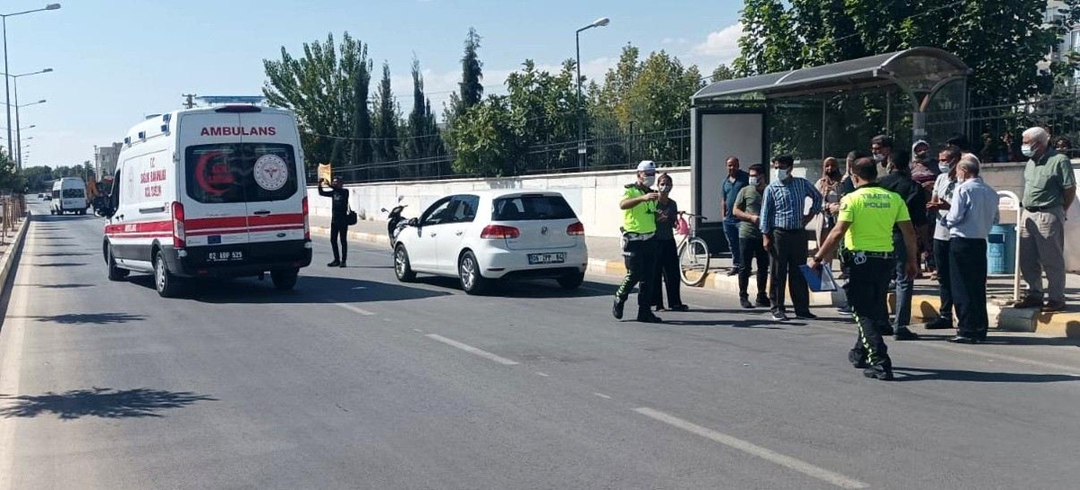 Okuldan çıkan öğrenciye otomobil çarptı: 1 yaralı