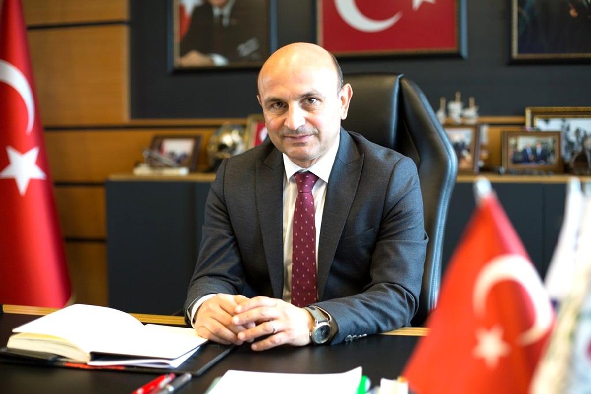 Oral: "Din görevlileri, kanaat önderidir"