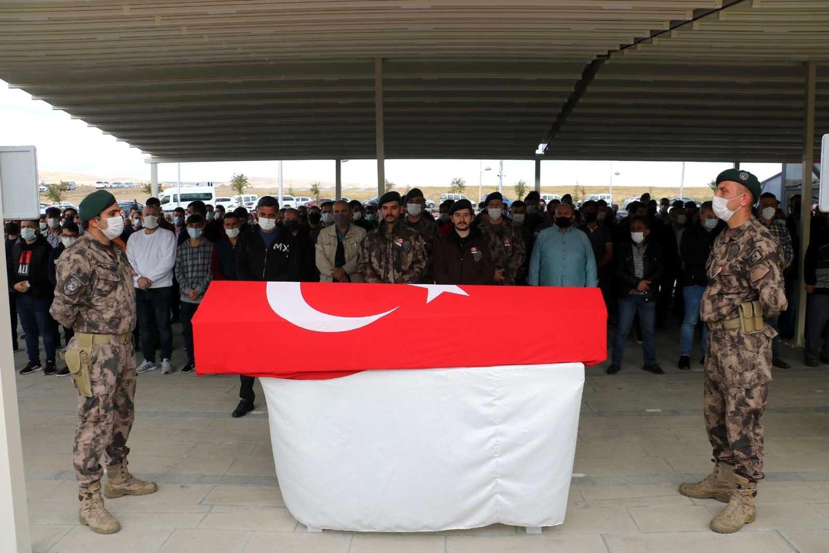 Son dakika haberleri! Özel harekat polisi memleketinde son yolculuğuna uğurlandı