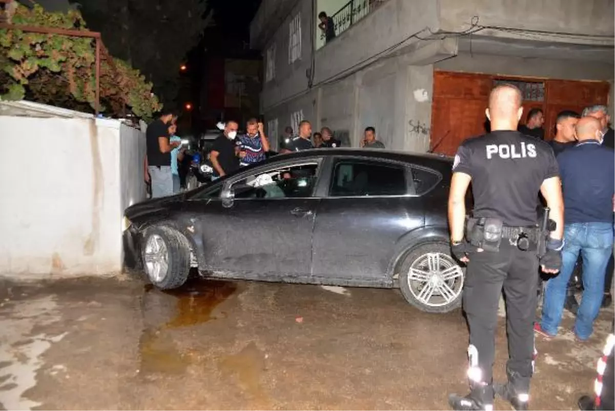 Son dakika... Polisten kaçıp, kaza yapınca yakalanan sürücünün otomobilinden otomatik tabanca çıktı