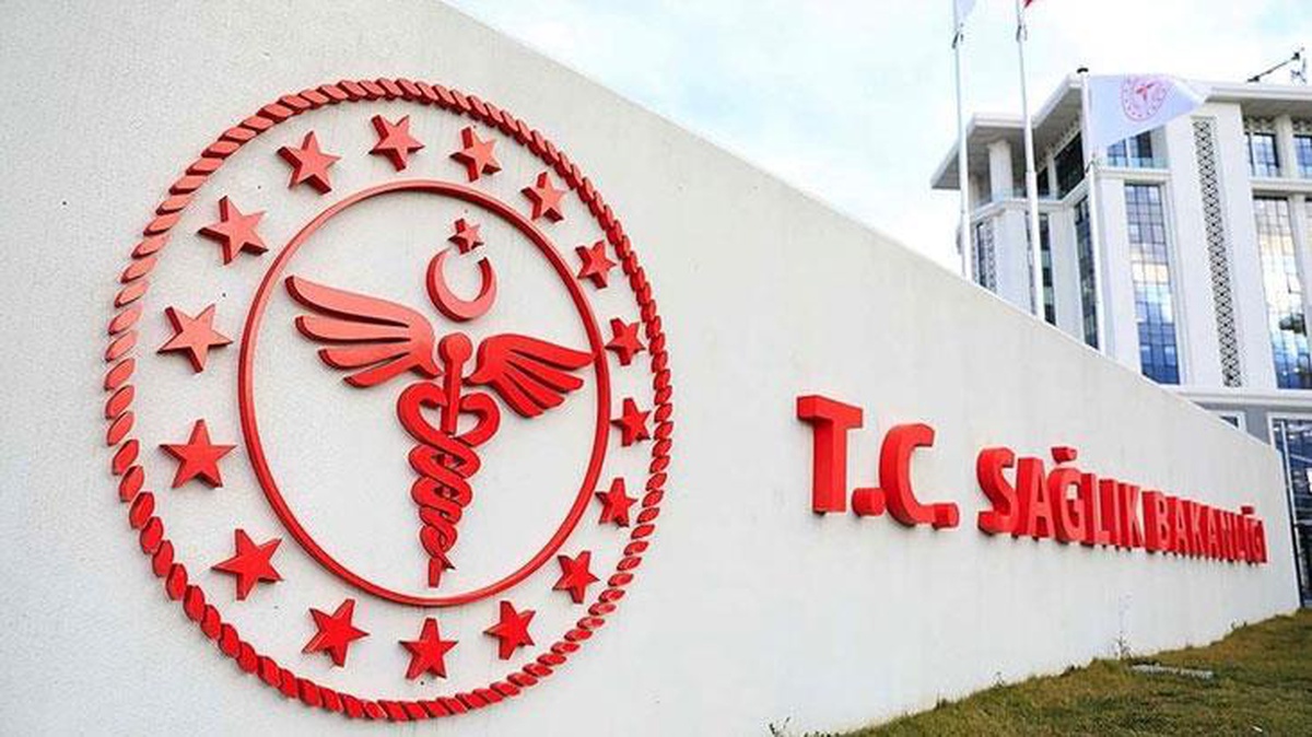 Türkiye\'de, korona aşısı sonrası gelişen yan etkileri takip ve kayıt merkezinin bulunmadığı iddiası