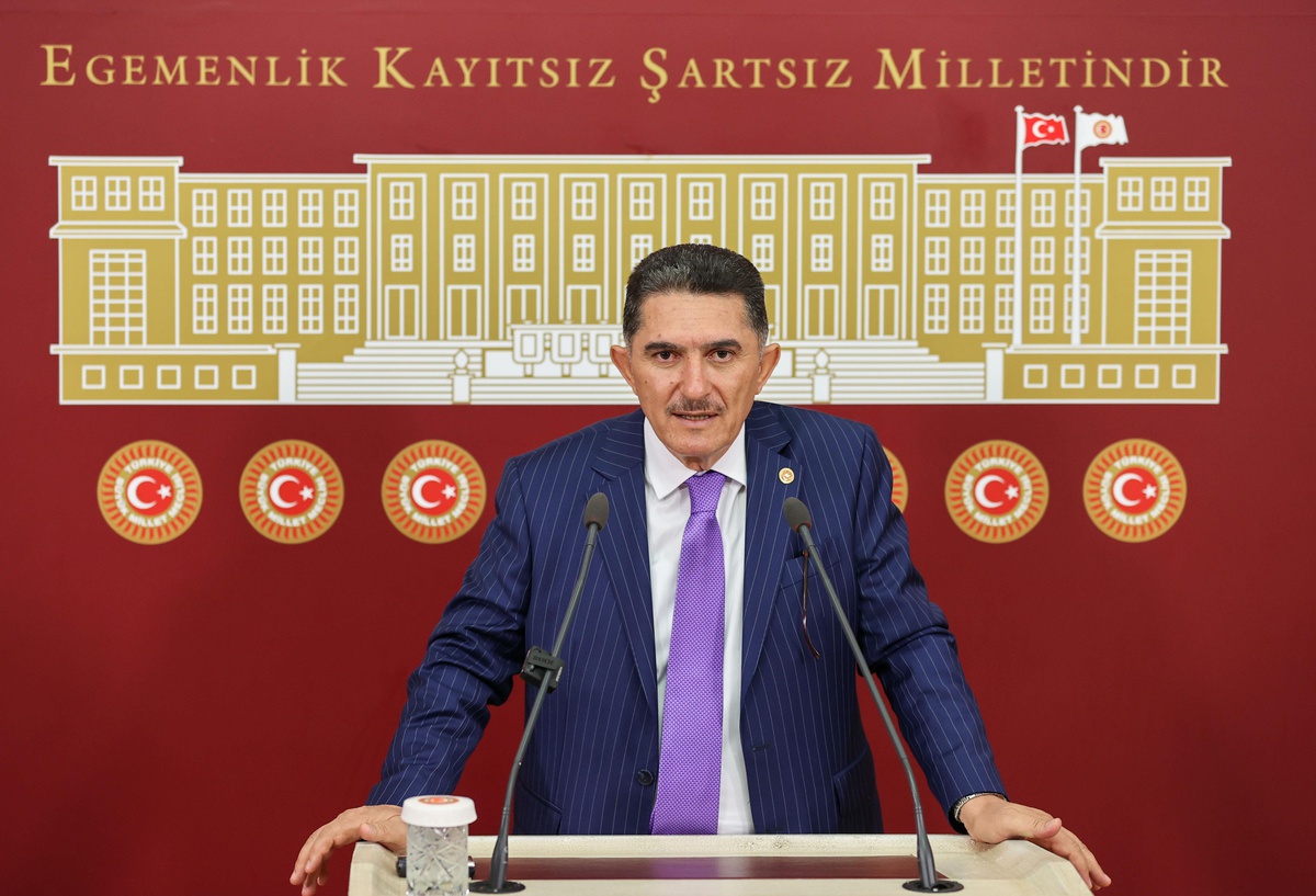 AK Parti\'li Çelebi, 2021-2022 yılının ekonomi yılı olması temennisinde bulundu