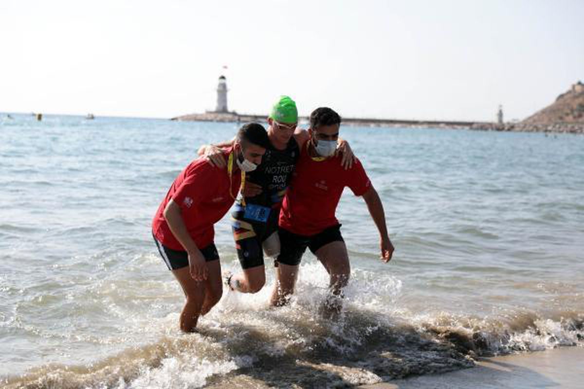 Alanya Triatlon Yarışları\'nın ikinci gününde Paratriatlon Dünya Kupası mücadeleleri gerçekleştirildi