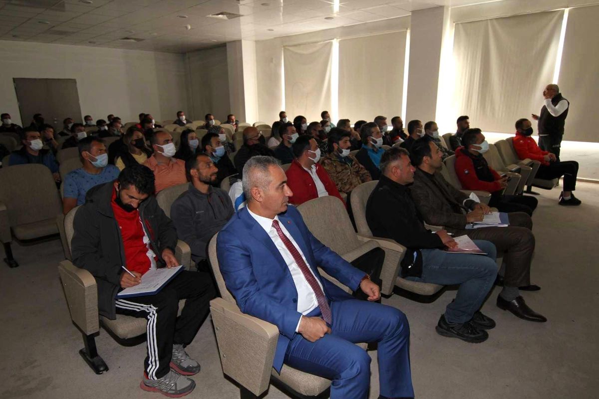 AFAD\'tan antrenörlere afetlerle ilgili farkındalık eğitimi verildi