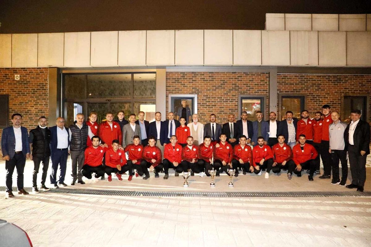 Başkan Söğüt, "Taşköprü\'den başpehlivan bekliyorum"