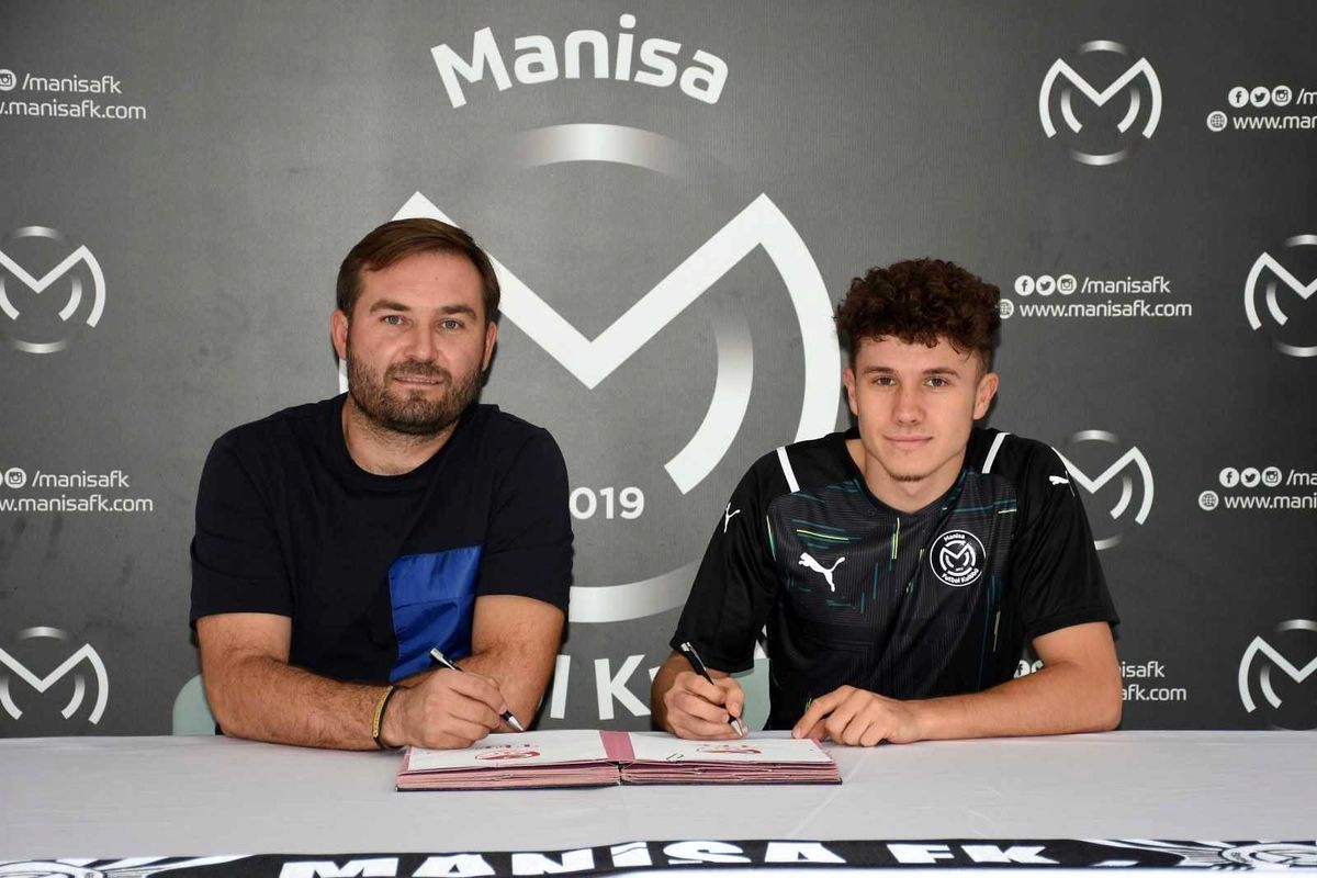 Bilecikli gelecek vaat eden 18 yaşındaki hücum oyuncusu Manisa FK.\'ya transfer oldu