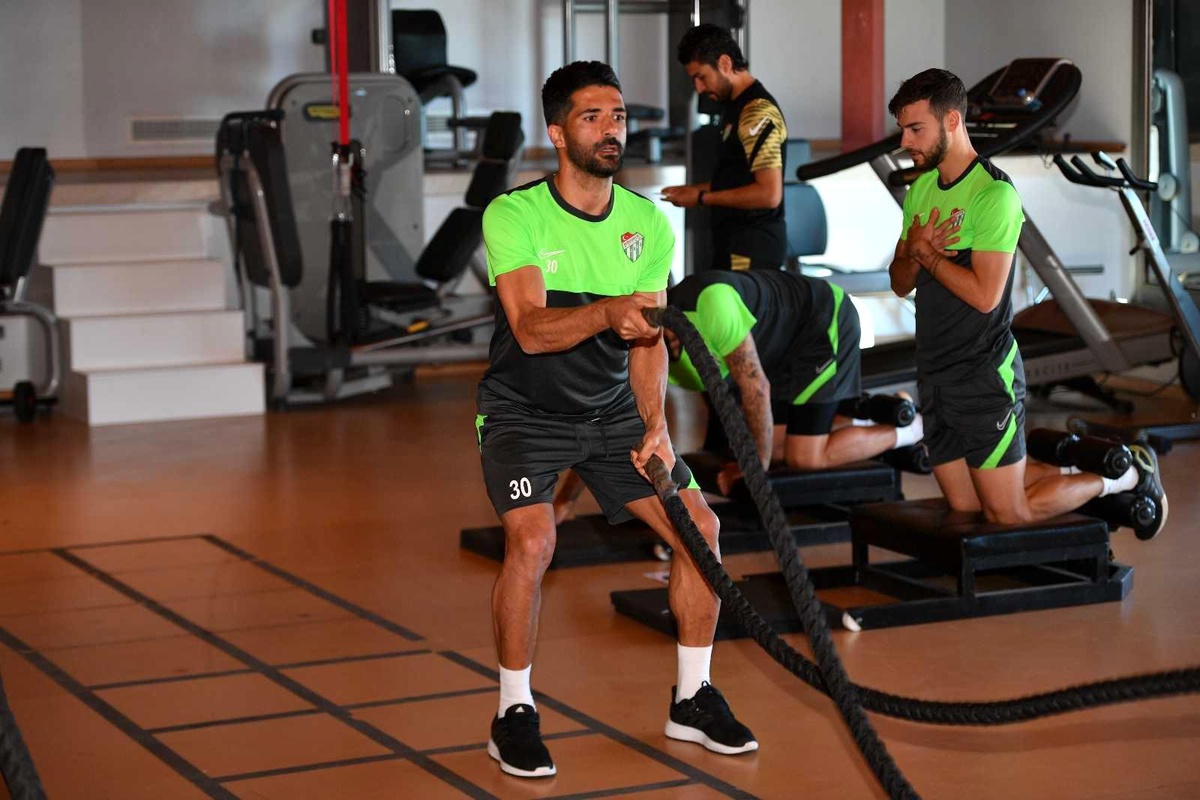 Bursaspor kamp için Kocaeli\'ye gitti