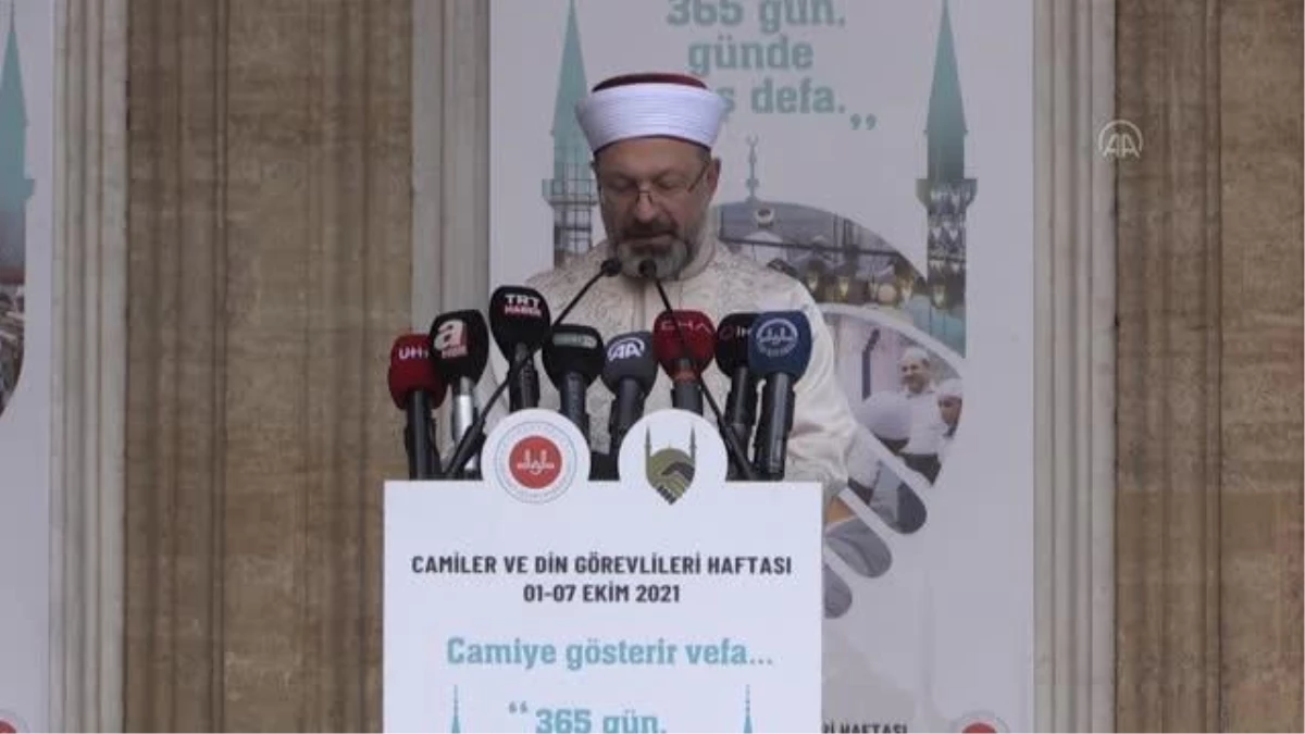 Diyanet İşleri Başkanı Erbaş, Camiler ve Din Görevlileri Haftası Açılış Programı\'nda konuştu (2)