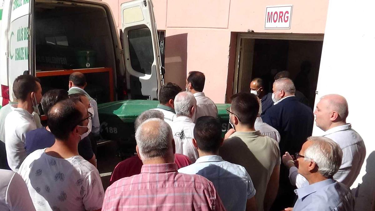 Son dakika haberleri | Feci kazada ölen 4 kişinin cenazeleri ailelerine teslim edildi