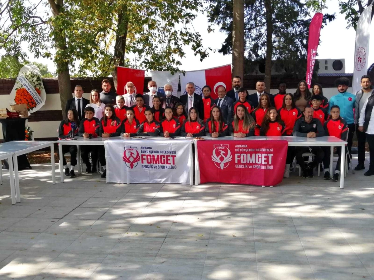 FOMGET Kadın Futbol Takımı\'nın lansmanı gerçekleştirildi