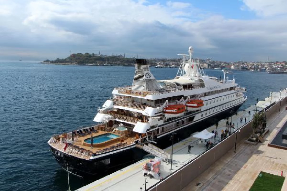 Galataport limanına ilk yabancı turist gemisi bugün yanaştı