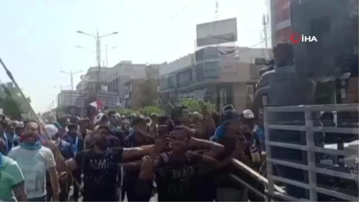 Irak\'ta Ekim 2019 protestolarının yıl dönümünde halk sokaklarda