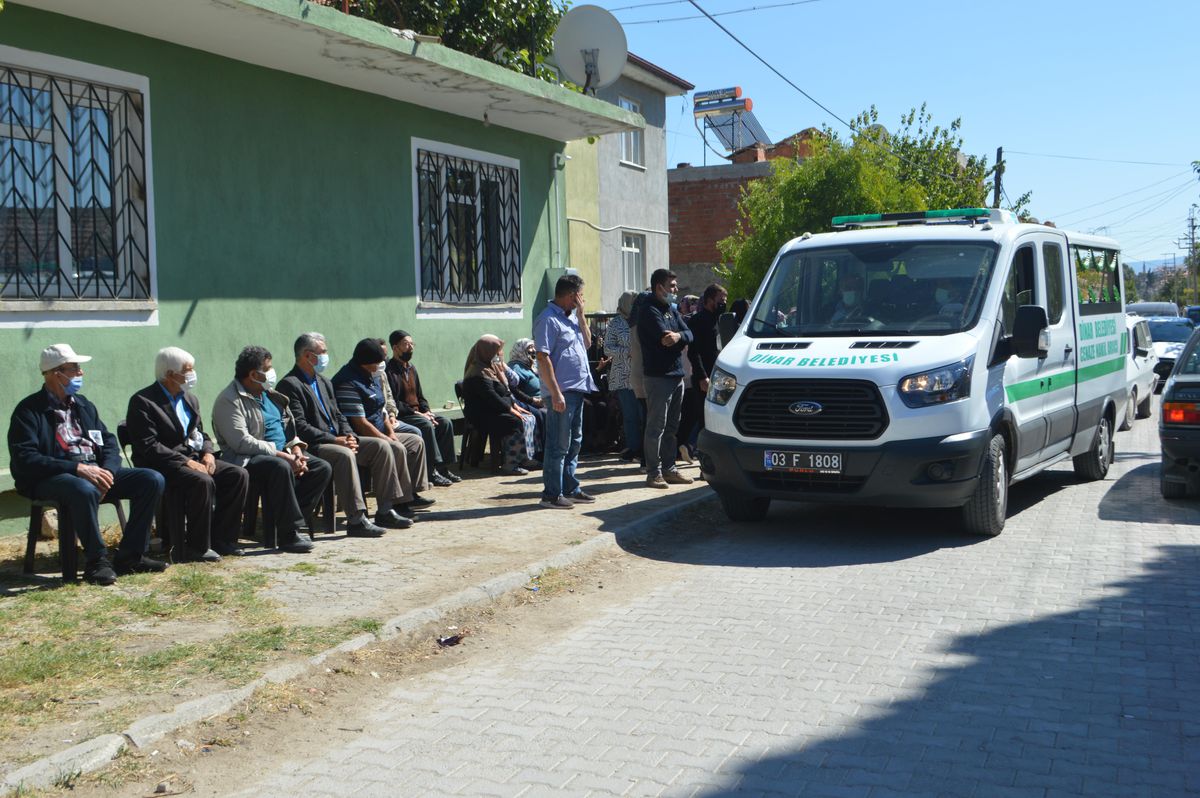 Isparta\'da yerleşkedeki inşaat çukuruna düşen üniversite öğrencisi Afyonkarahisar\'da defnedildi