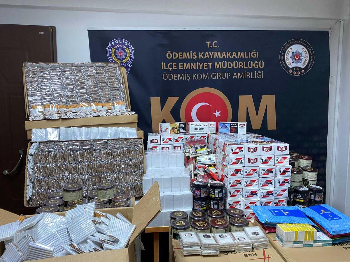 İzmir\'de kilolarca kaçak tütün ele geçirildi
