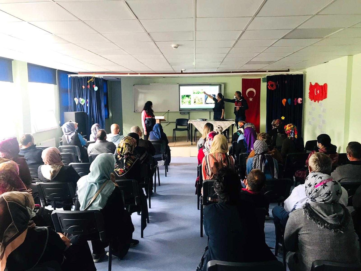 KADES üzerinden acil destek isteyen 11 kadına destek sağlandı
