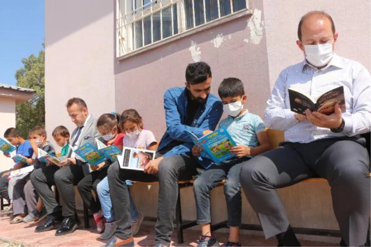 \'Library on My Back\' in Sirnak reaches 10 thousand students