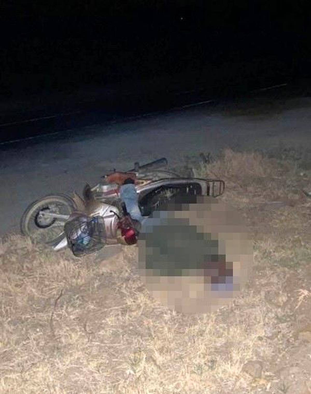 Son dakika... Manisa\'da devrilen motosikletin sürücüsü hayatını kaybetti