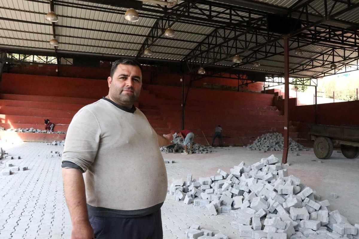 Nazilli Belediyesi Aksu Mahallesi düğün alanını yeniliyor