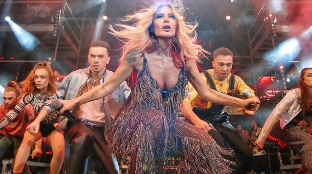 Şarkıcı İrem Derici'den Harbiye konseri öncesi küfür skandalı