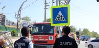 Silvan'da okul bölgesi alanlarına azami hız sınırı levhası takıldı