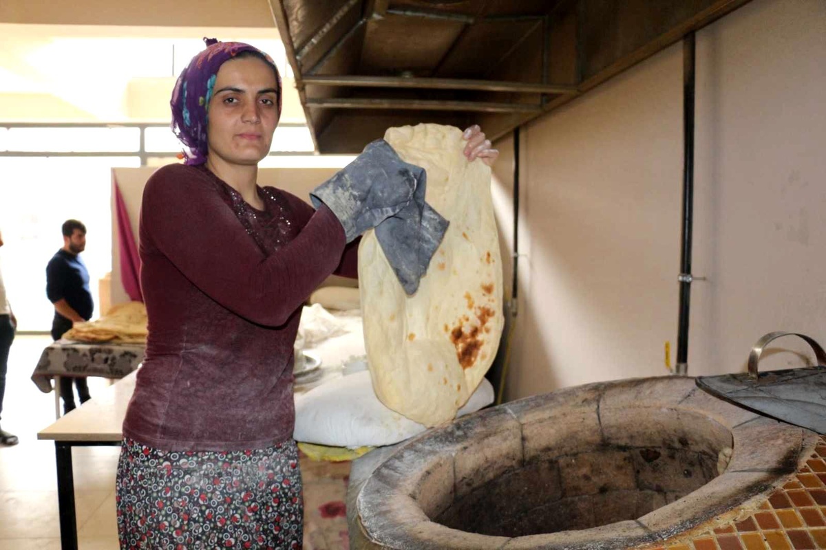 Tandır ekmeği Tatvanlı kadınların geçim kaynağı oldu
