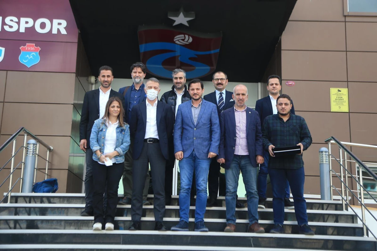 Trabzonspor Kulübü Başkanı Ağaoğlu: "Takımlar camialarıyla başarıya ulaşır"