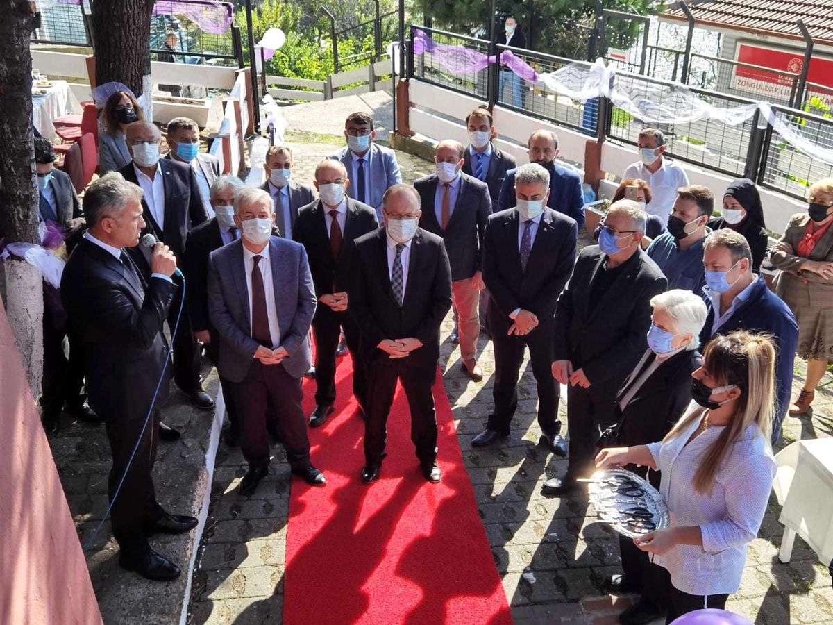 Yaşlı Gündüz Yaşam Merkezi açıldı