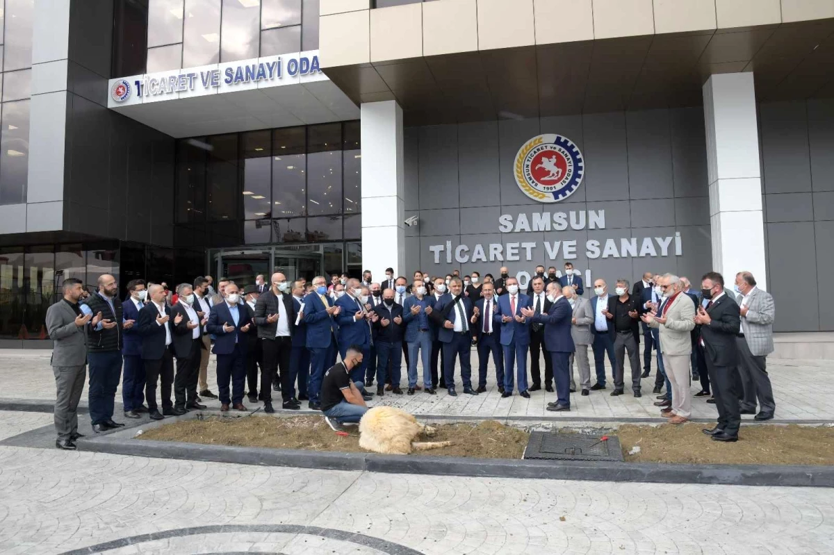 Yeni binada ilk meclis dualarla kurban kesilerek yapıldı