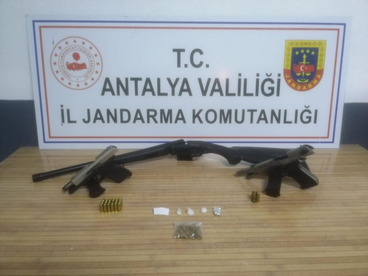Son dakika haberi... Antalya\'da uyuşturucu operasyonunda bir şüpheli yakalandı