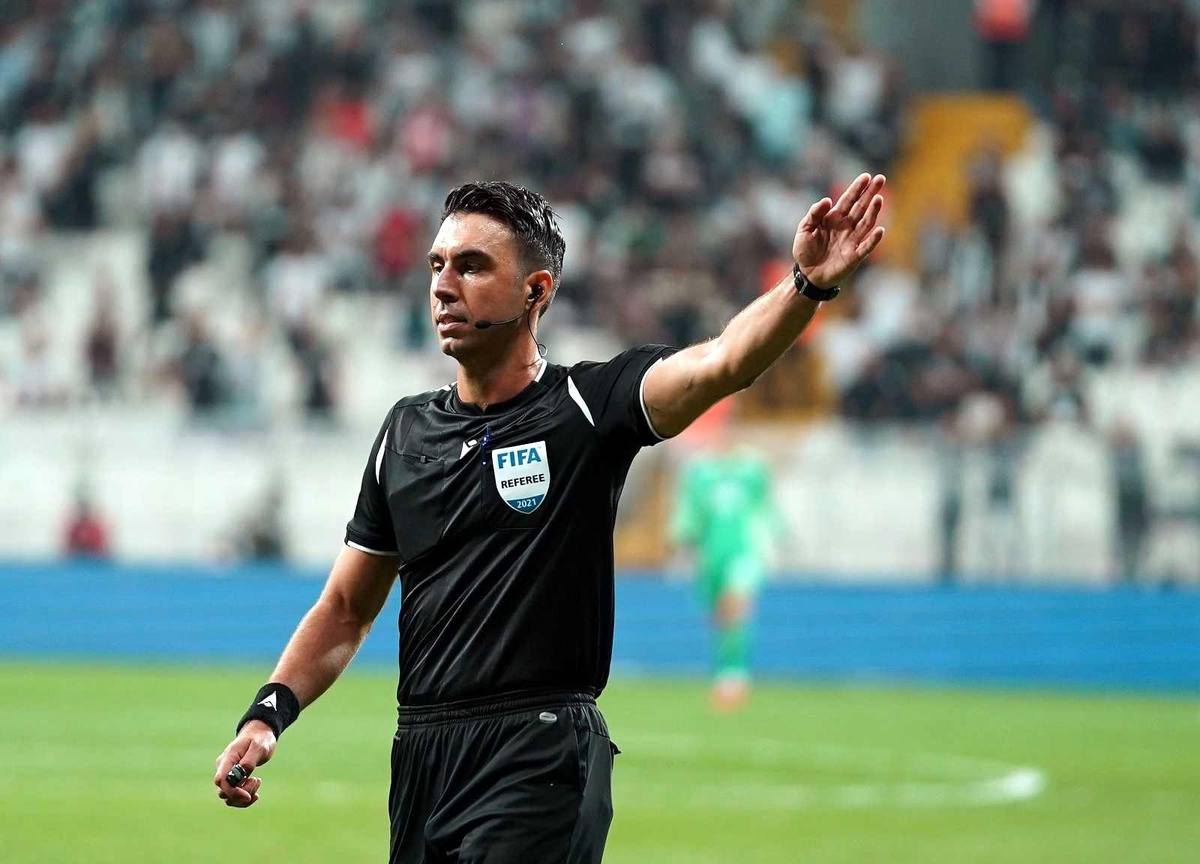 Beşiktaş-Sivasspor maçının VAR\'ı Arda Kardeşler
