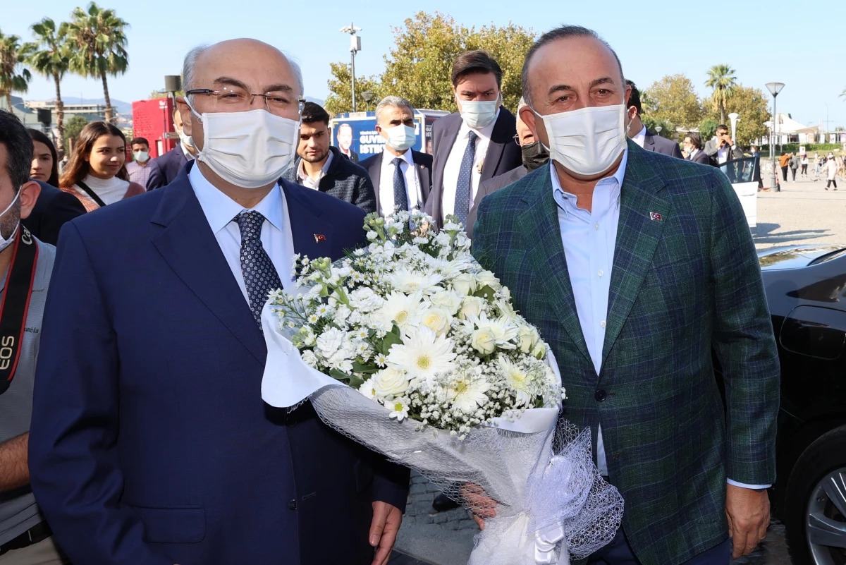 Son dakika haber... Dışişleri Bakanı Çavuşoğlu, İzmir Valisi Köşger\'i ziyaret etti