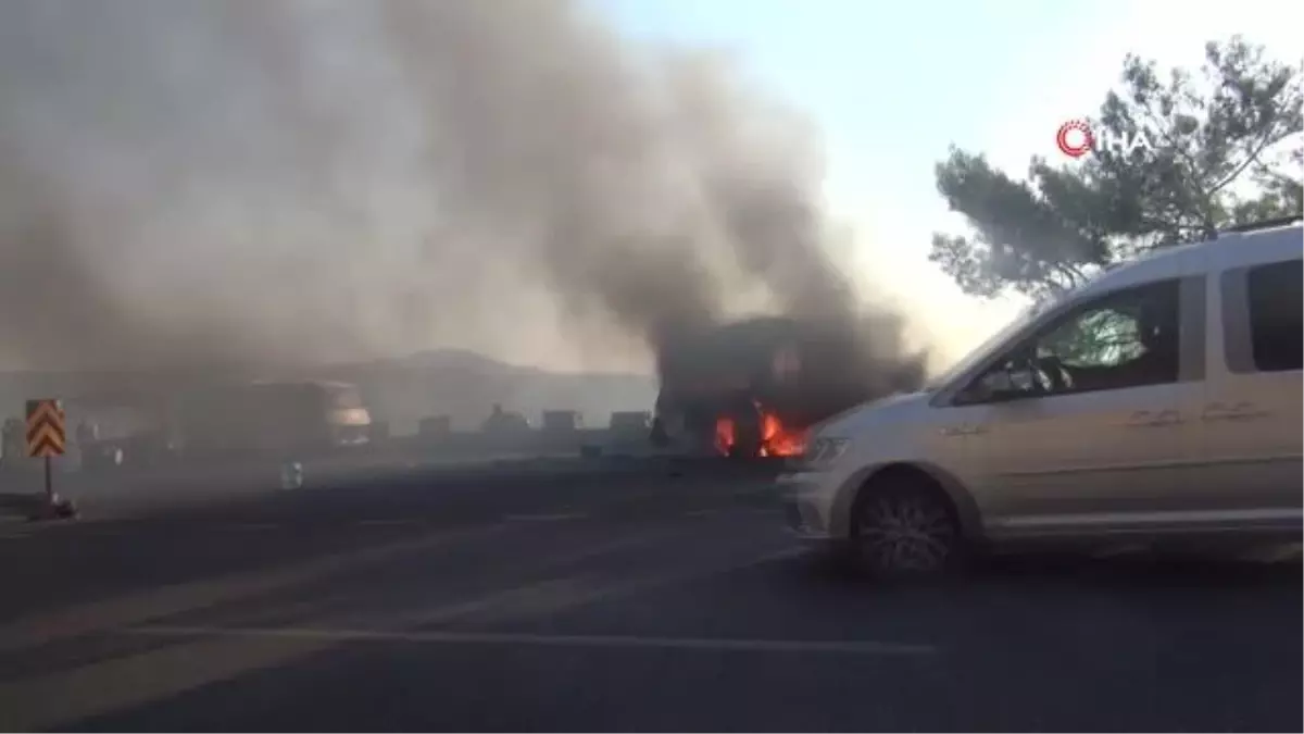 Ekmek teknelerinin yanışını gözyaşları içinde izlediler