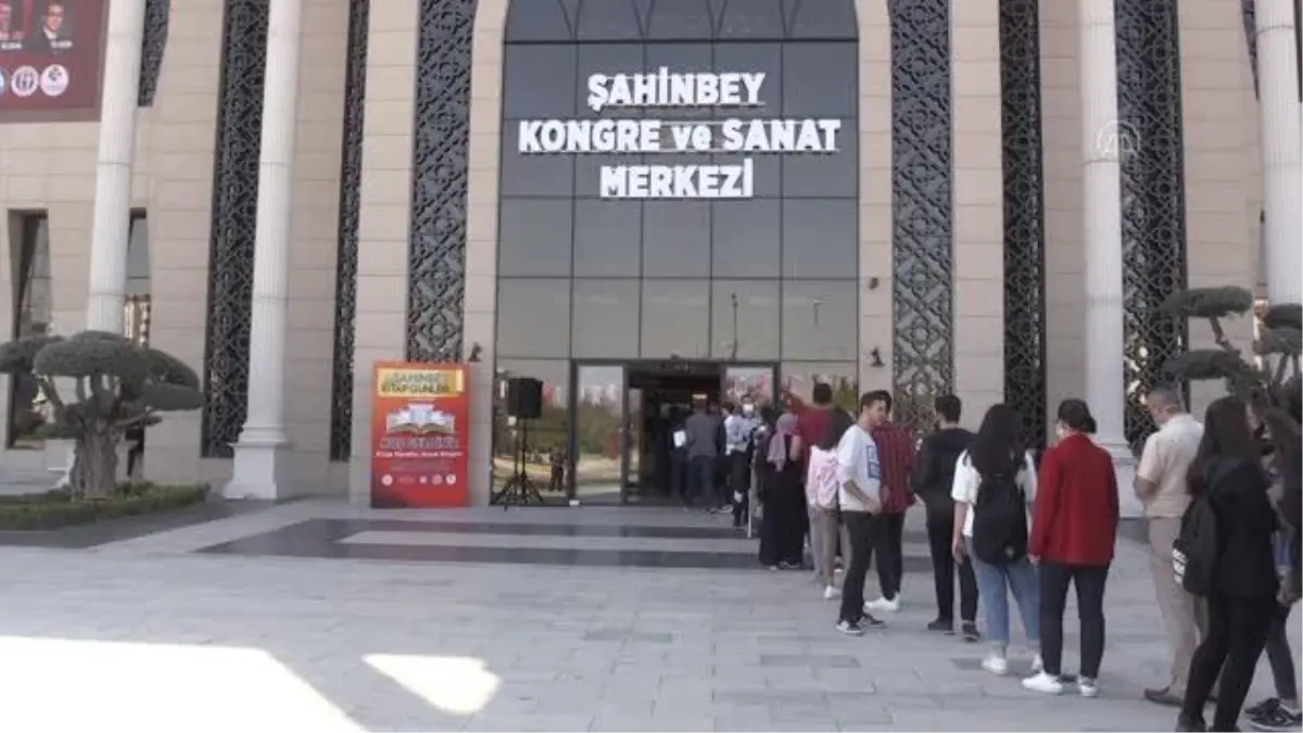 GAZİANTEP - Şahinbey Kitap Günleri Fuarı açıldı