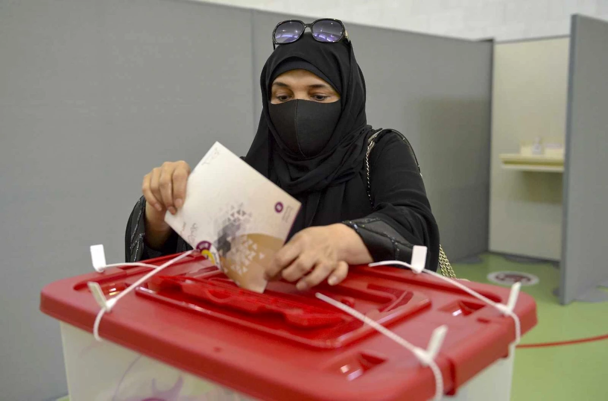 Katar\'da ilk kez yapılan Şura Meclisi seçimlerine katılım oranı yüzde 44