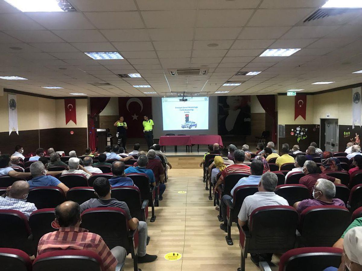 Kumluca\'da okul servisi şoförlerine seminer verildi